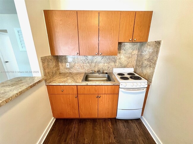 Photo - 692 NE 85th St Unidad 6