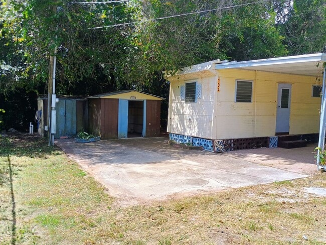 Building Photo - 2 bedroom 1 bathroom with HUGE bonus room Rental