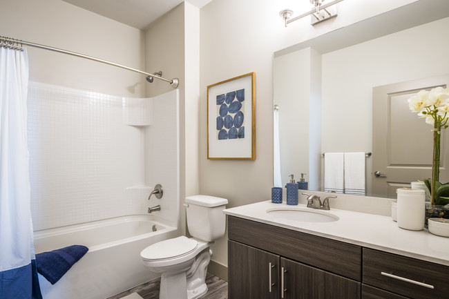 Waterford at Sugarcreek Apartments - Dayton, OH | ForRent.com