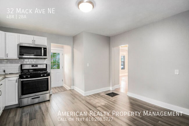 Photo - 32 Mack Ave NE