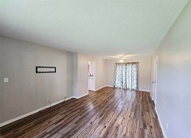 1121 W 14th Pl