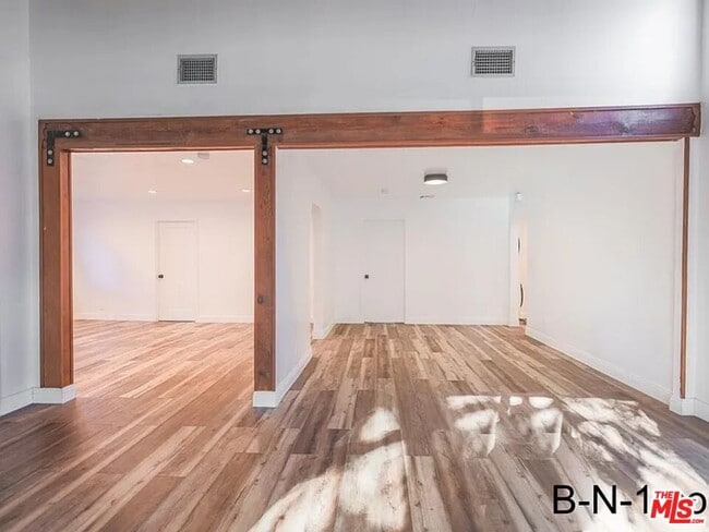Photo - 923 N Stanley Ave