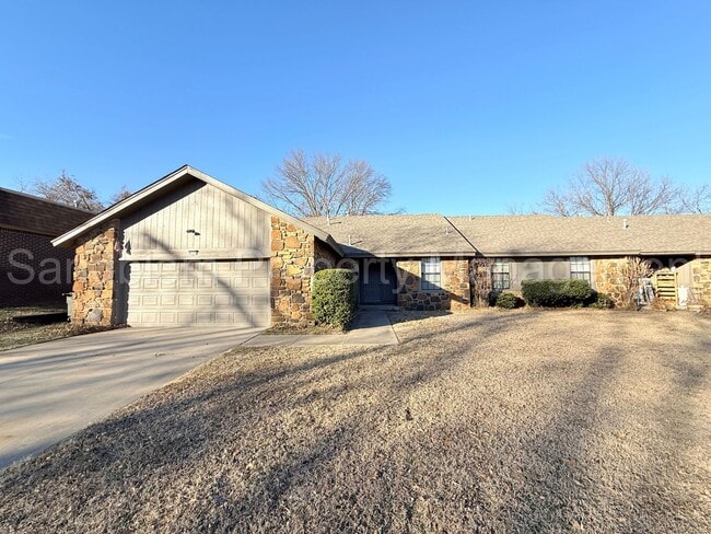 Building Photo - For Lease | South Tulsa Duplex | Available Now!