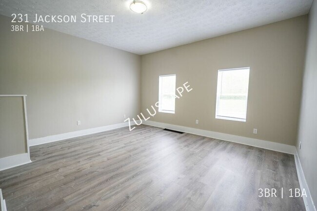 Photo - 231 Jackson St