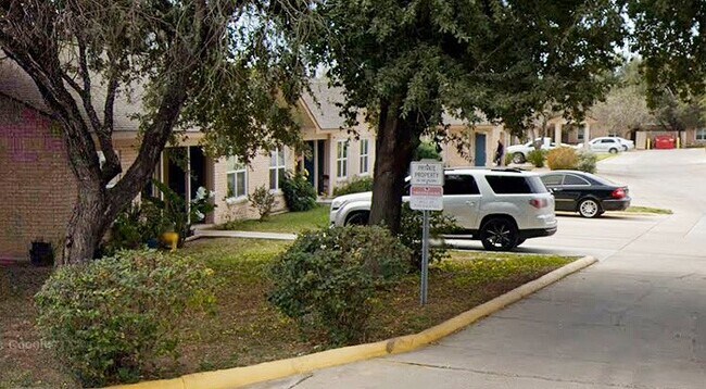 Photo - 600 N Fairgrounds Rd