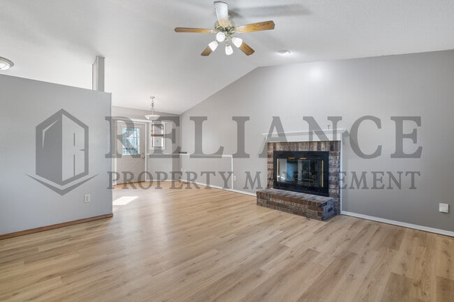 Photo - 2126 N Pine Grove St