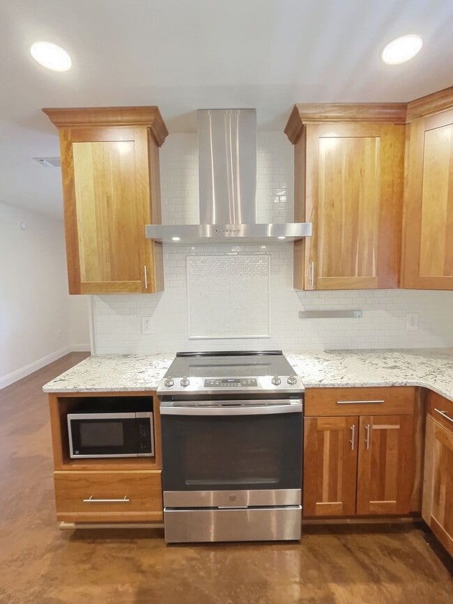 Photo - 3 BD Home with 30 x 40 Shop with Four 10 x...