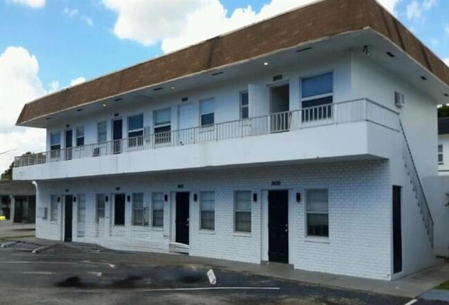 Building Photo - 3611 N Dixie Hwy Rental