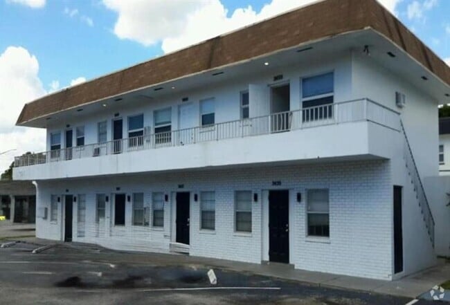 Building Photo - 3611 N Dixie Hwy Rental