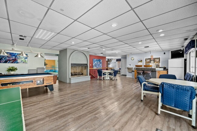 Photo - Four Seasons Apartments