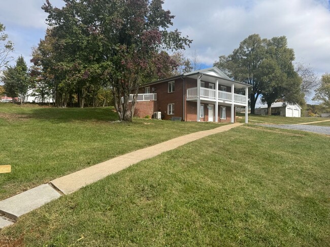 Photo - Newly renovated 2 Bedroom 2.5 Bathroom Hom...