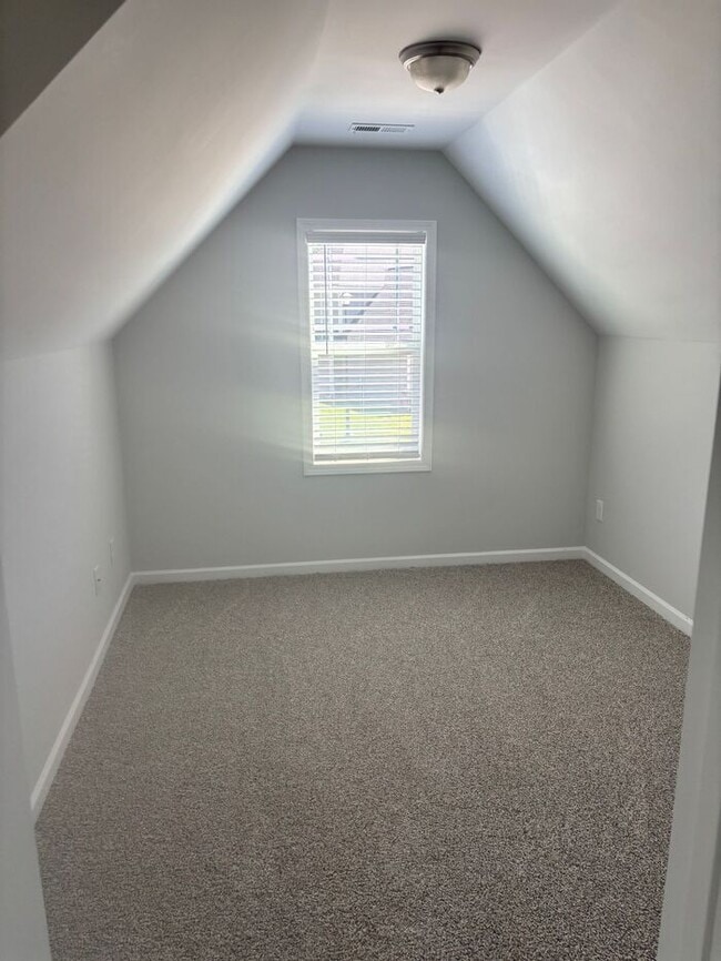 3 Bedrooms 2.5 baths Ranch