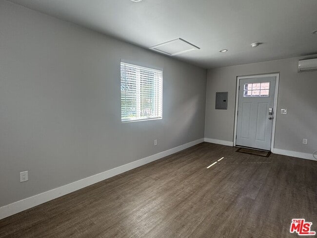 Photo - 5460 Burnet Ave