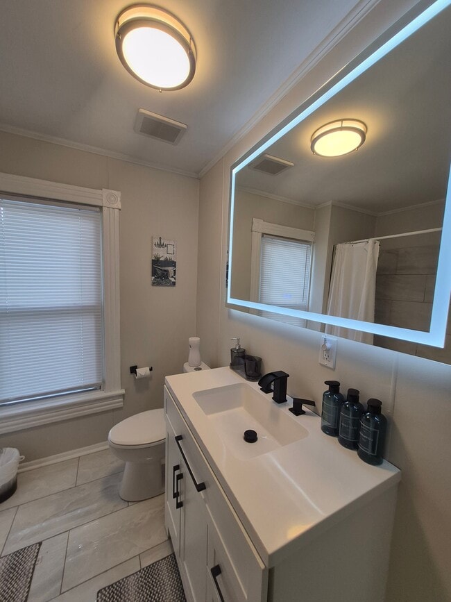 Photo - 1112 Hoover Ave Unit B