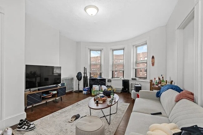 Building Photo - 868 Huntington Ave Unit 3