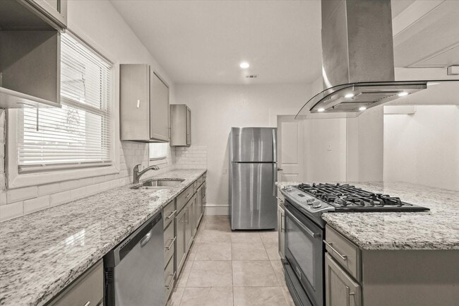 Photo - 927-929 S Rosemont Ave Unidad 929