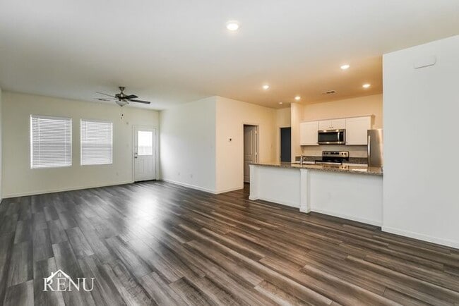 Photo - 1617 Braeburn Ln