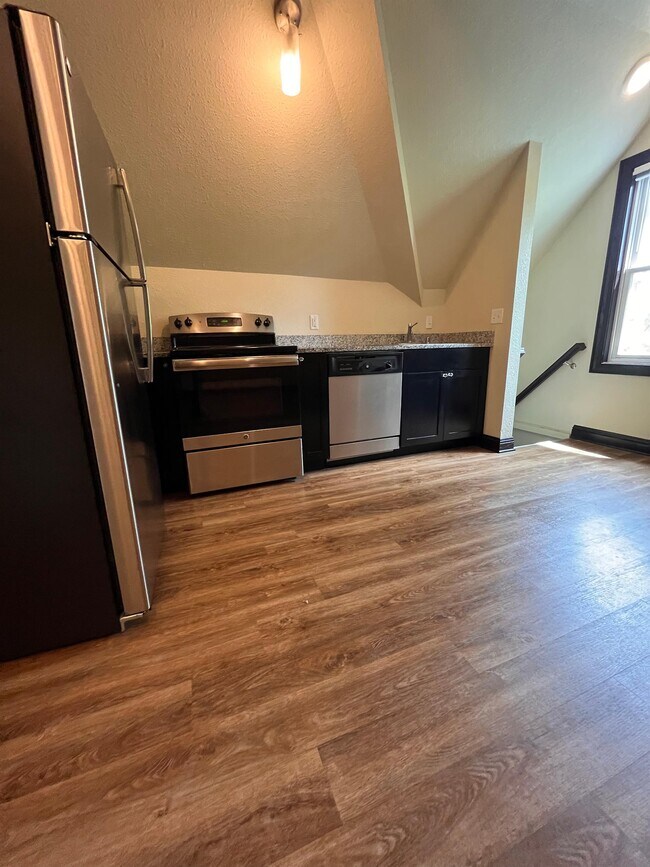 Photo - 141 E Gorham St Unit 3