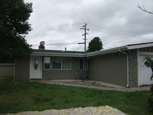 Building Photo - East San Jose Three Bedroom House for Rent