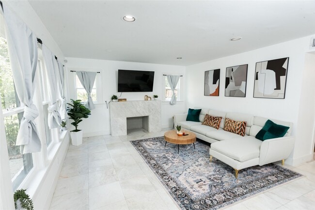 Photo - 1629 Bonnie Brae St
