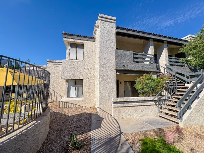 Photo - 80 W Maryland Ave Unidad 114