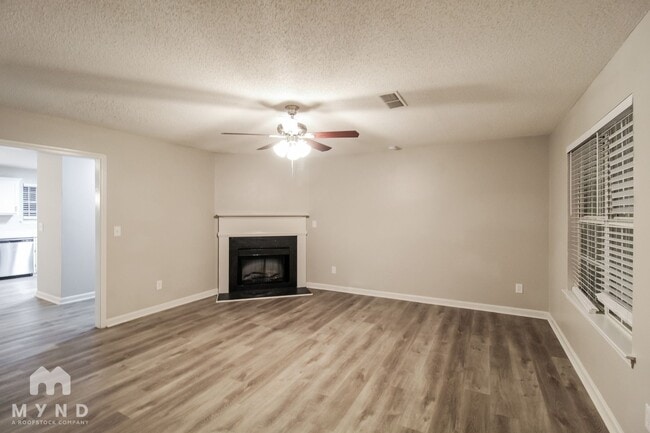 Photo - 5838 Waggoner Ct