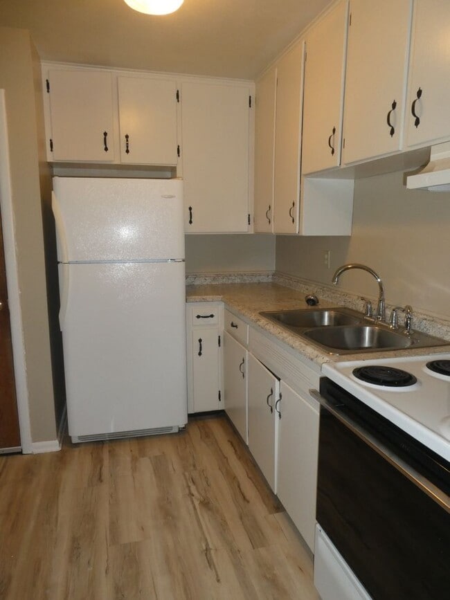 Photo - 2600 Braemore Rd Unit 2602
