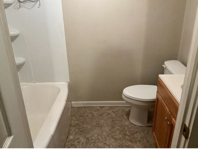 Photo - 535 Main St Unit Apartment 5