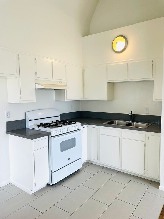 Photo - 792 Unidad 2344B