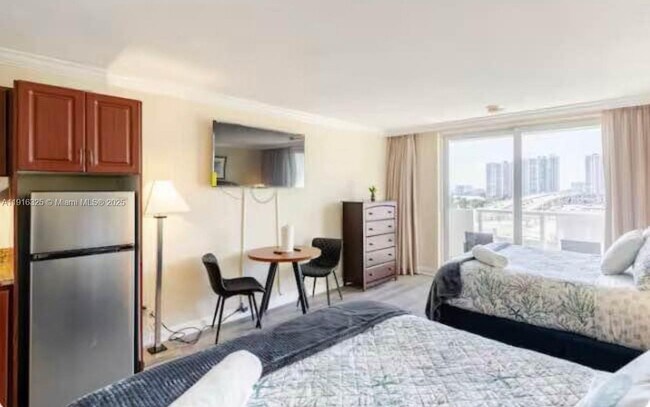 Photo - 19201 Collins Ave Unit 733