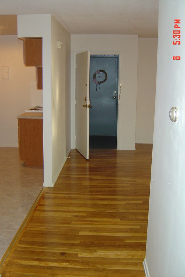 9 Catherine St