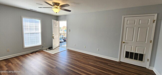 Photo - 8608 Standing Oak Dr Unit 1