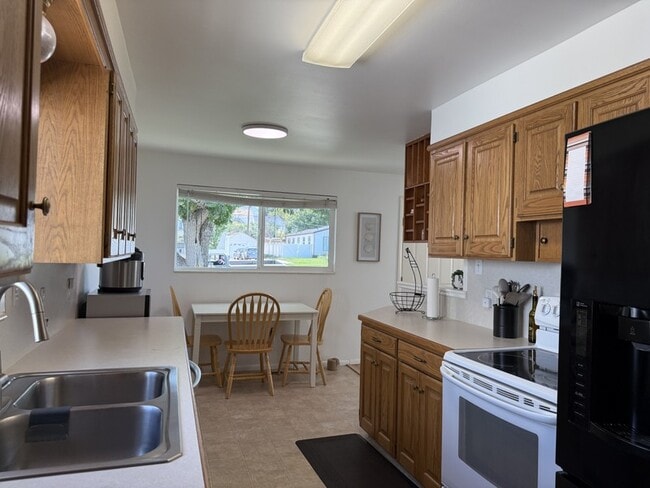 Photo - 145 N 500 E
