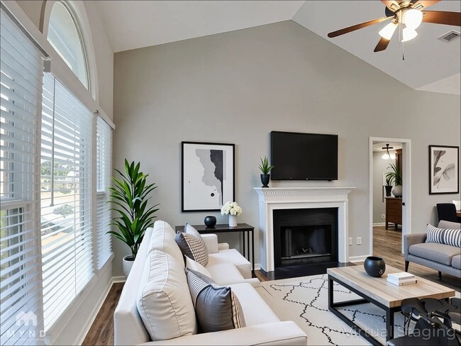 Photo - 1205 Spruce Dr