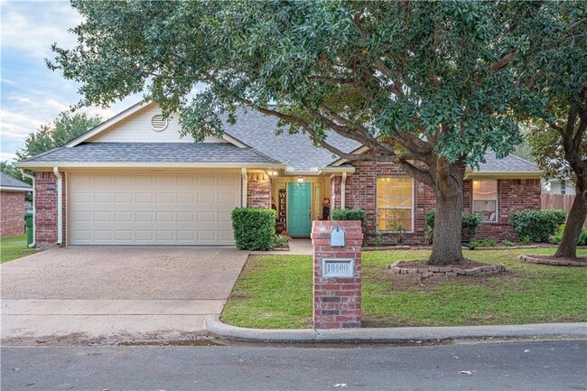 COMING SOON!!! Charming 3-Bedroom Home wit... - COMING SOON!!! Charming 3-Bedroom Home wit...