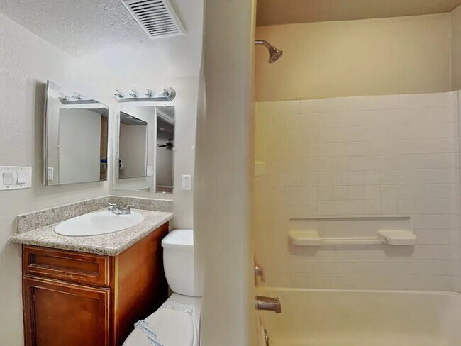 Photo - 2314 W Sierra St