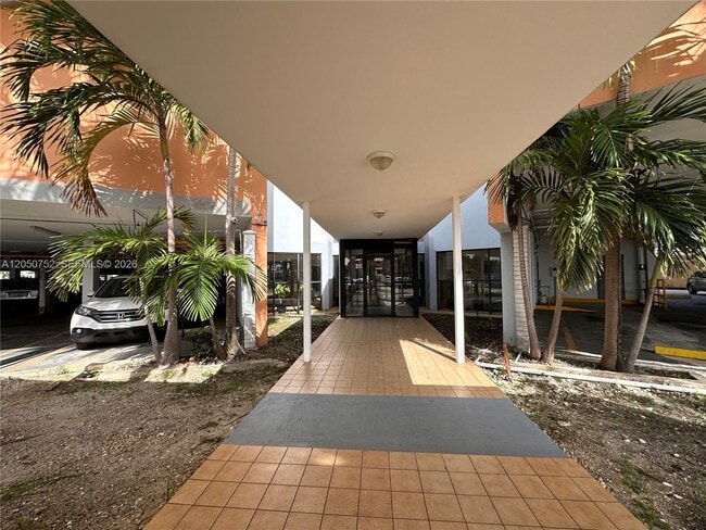 Photo - 2025 NE 164th St Unit 1008