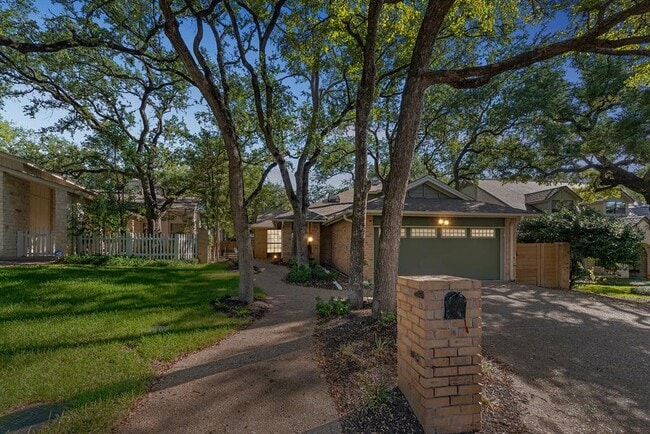 Building Photo - 5704 Sam Houston Cir Rental