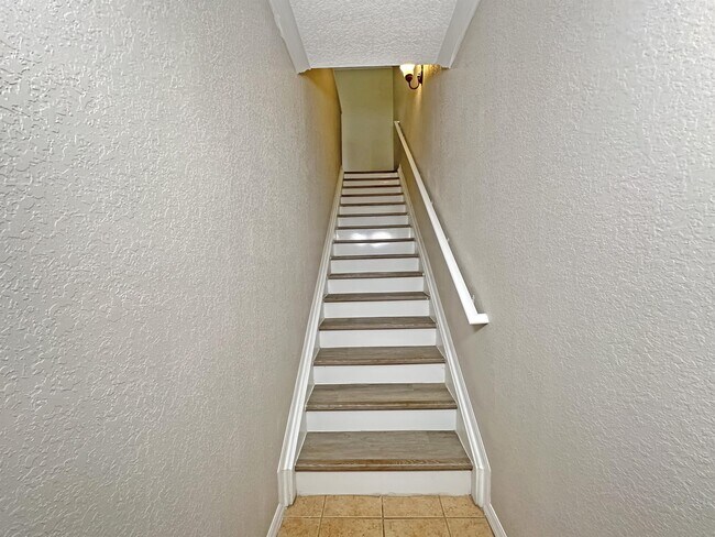 Photo - 140 SW Peacock Blvd