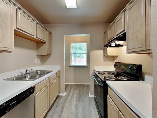 Photo - 2025 Hollow Creek Dr