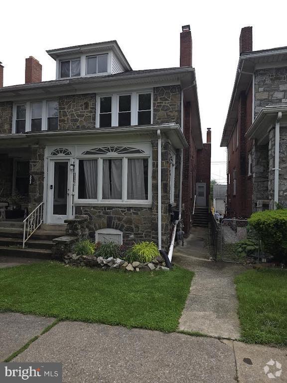 Building Photo - 3021 Derry St Rental