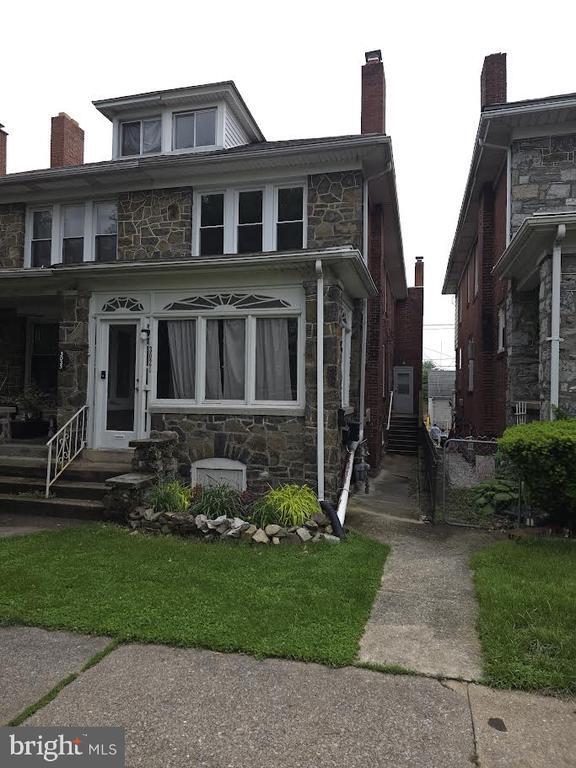 Photo - 3021 Derry St House