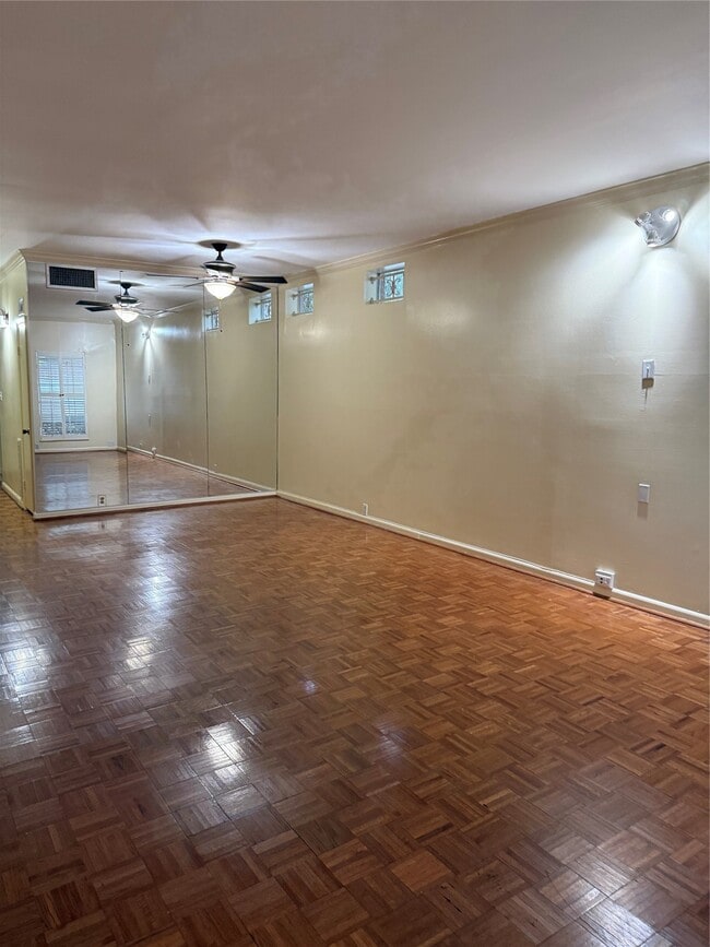 Photo - 7933 Woodway Dr Unidad 6