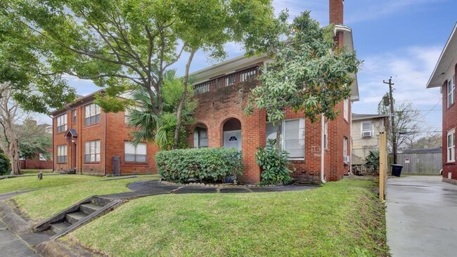 Photo - 1207 W Gray St Apartment Unit 1/2