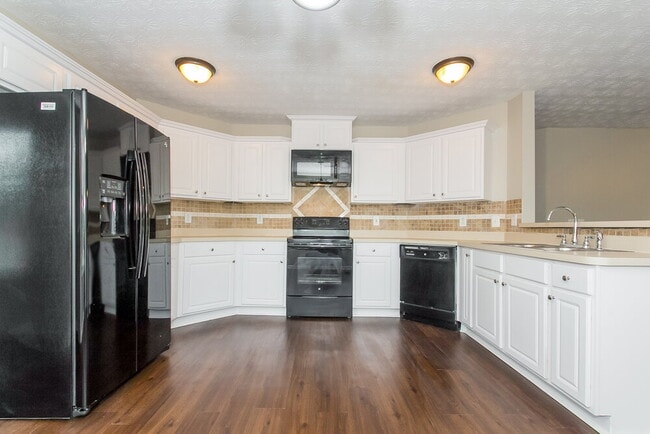 Photo - 1122 Cameron Rd