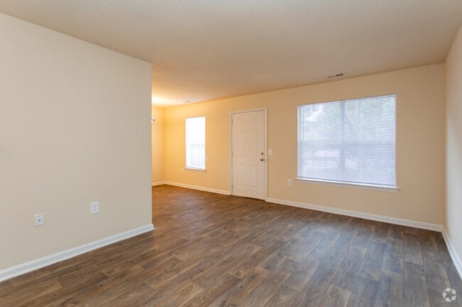 2BR, 2BA - 1049SF - Summit View