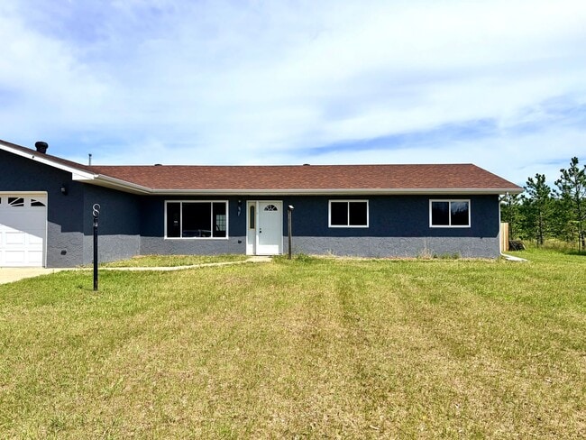 Building Photo - 3 Bedroom Duplex