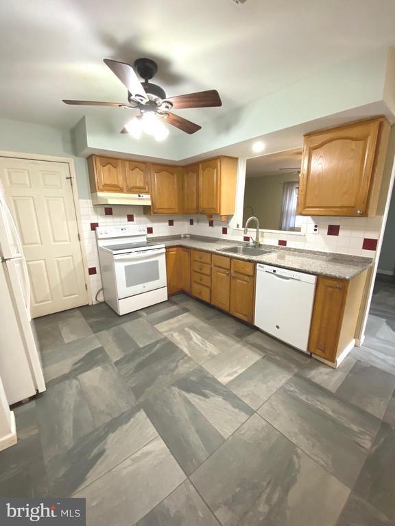 Photo - 334 Laurel Dr