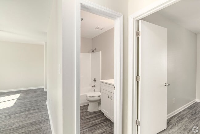 Photo - Tastefully Renovated 2BD with Wifi & W/D Included! $2k Credit Available! Unit 910-B