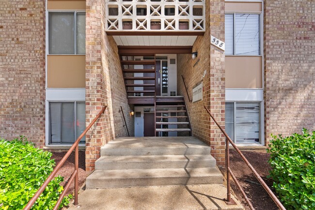Photo - 558 Wilson Bridge Dr Unit D1